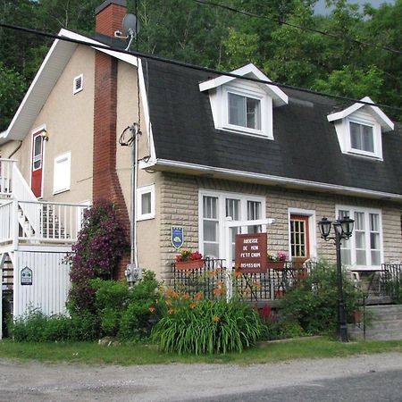 Auberge De Mon Petit Chum B&B Wakefield Exteriör bild