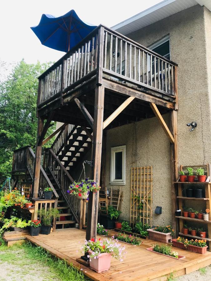 Auberge De Mon Petit Chum B&B Wakefield Exteriör bild