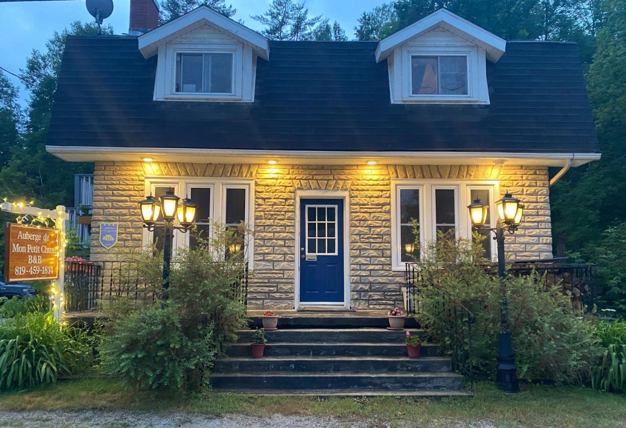 Auberge De Mon Petit Chum B&B Wakefield Exteriör bild