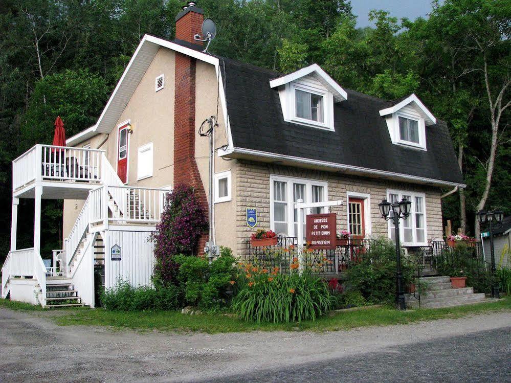 Auberge De Mon Petit Chum B&B Wakefield Exteriör bild